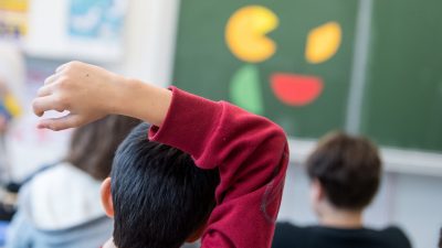 Bei der Pisa-Schuluntersuchung gab es die größte Steigerung beim Schriftverstehen bei 15-jährigen Migrantenkindern nach den USA in Deutschland.