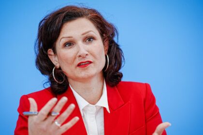 Anstieg religiöser Diskriminierung – Ataman fordert Schutzmaßnahmen für Muslime