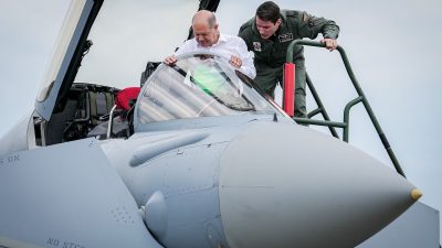 Kanzler Scholz besucht Luftwaffen-Manöver „Air Defender“