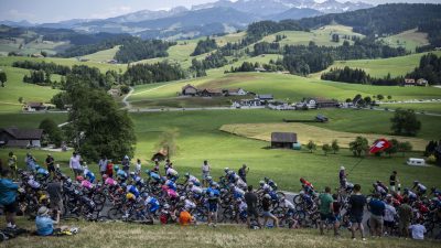 Nach Todesfall bei Tour de Suisse: Fortsetzung kontrovers diskutiert