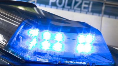 Versteckt in Müllcontainer: Bayerns Polizei greift 17-jährigen Schlepper auf