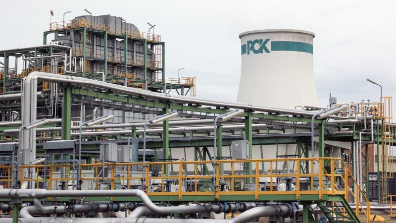 Die Raffinerie PCK in Schwedt versorgt Berlin und große Teile des Nordostens Deutschlands mit Treibstoff.