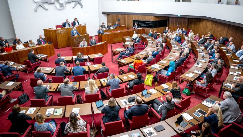 Die Abgeordneten der Bremischen Bürgerschaft während der konstituierende Sitzung.