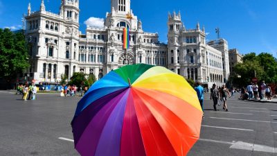 Vor den spanischen Parlamentswahlen: LGBTQ-Rechte dominieren die politische Debatte