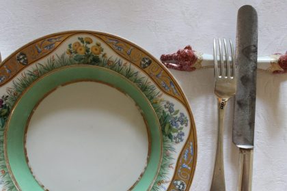 Blühende preußische Tischkultur