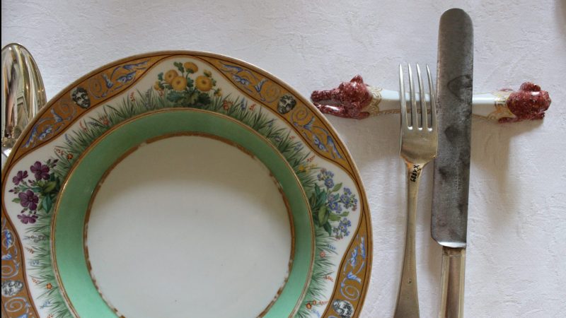 Blühende preußische Tischkultur