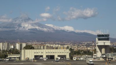 Nach Großbrand: Flughafen auf Sizilien vorübergehend geschlossen