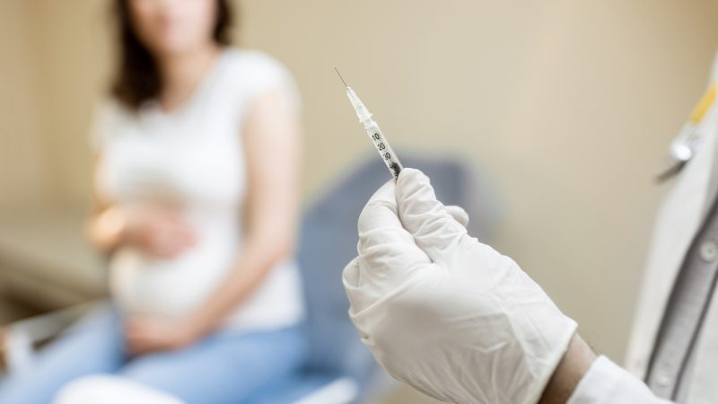 RSV-Impfstoff für Ungeborene – grünes Licht trotz Sicherheitsbedenken