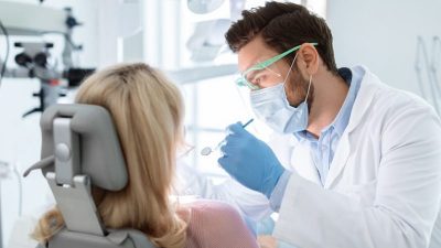 Studie: Gute Mundhygiene könnte Alzheimer-Risiko reduzieren