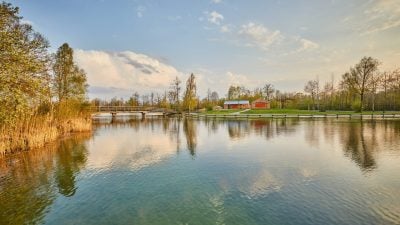 Leblos im Wasser gefunden: Sechsjährige stirbt bei Badeunfall