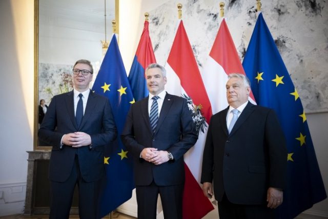 EU: Hitzige Debatten über das Migrationspaket – Gipfeltreffen von Östereich, Ungarn und Serbien