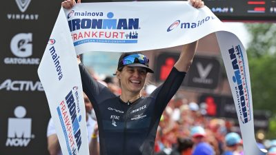 Ironman-EM in Frankfurt: Sarah True feiert Sieg nach Drama