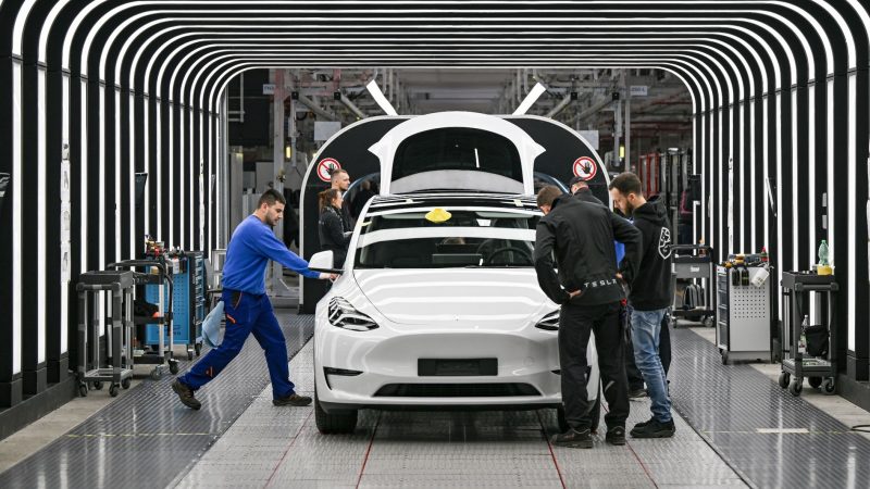 Tesla hat insgesamt knapp 480.000 Fahrzeuge produziert.