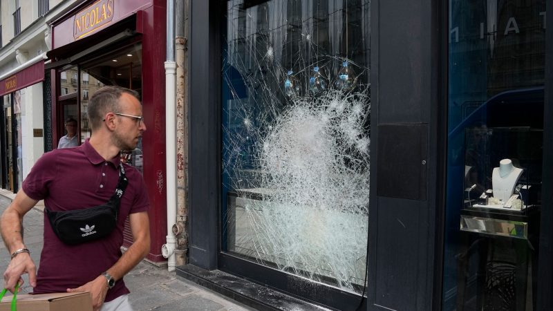 Schäden in Frankreichs Hauptstadt Paris nach den Krawallen infolge von Polizeigewalt.