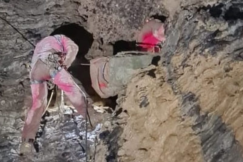 Verletzte Höhlenkletterin nach mehr als 40 Stunden gerettet