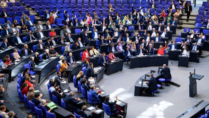 Im Bundestag wurde gegen einen U-Ausschuss zur Aufklärung des Steuerskandals bei der Hamburger Warburg-Bank votiert.