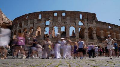 Tourist ritzt Namen in Kolosseum – wusste nicht „wie antik das Monument ist“
