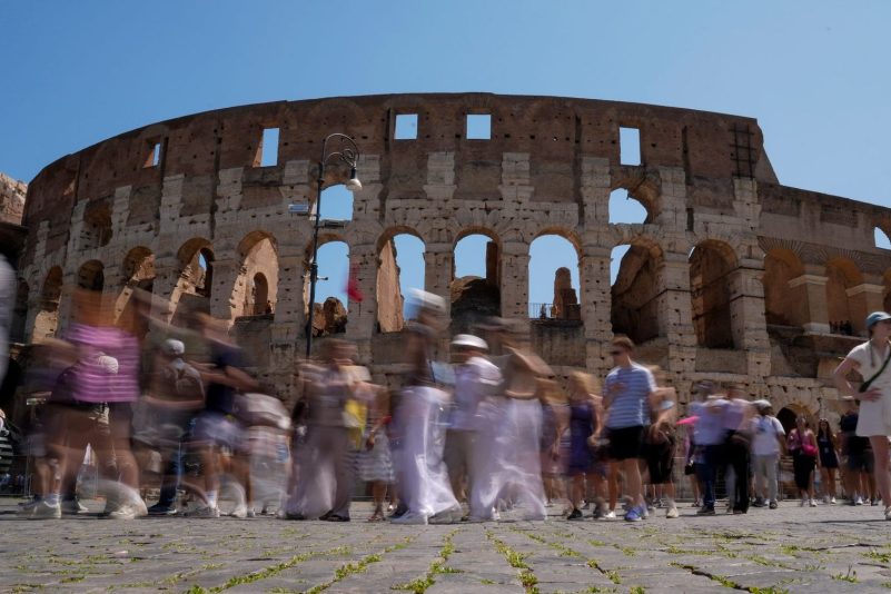 Das rund 2000 Jahre alte römische Wahrzeichen gehört zu den beliebtesten Touristenattraktionen in Italien und gilt als das Symbol der Ewigen Stadt.