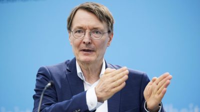 Bundesgesundheitsminister Karl Lauterbach (SPD) gibt nach den Bund-Länder-Beratungen zur geplanten Krankenhausreform eine Pressekonferenz.