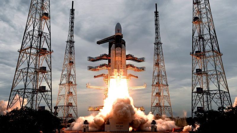 Im Jahr 2019 war ein erster Versuch misslungen. Bei der Mission Chandrayaan-2 krachte das Landemodul auf die Oberfläche des Erdtrabanten.