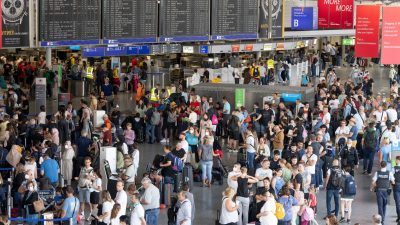 Stabiler Betrieb: Flughäfen und Passagiere im Sommerstress