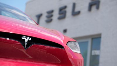 Tesla mit Rekordumsatz nach Preissenkungen