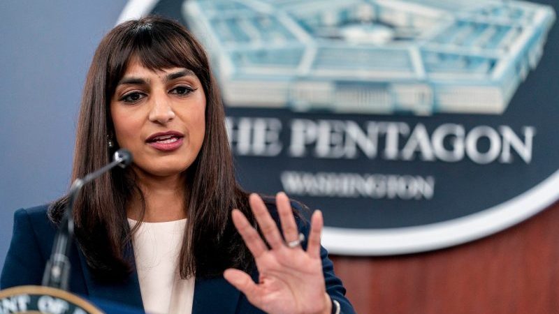 Vize-Pentagon-Sprecherin Sabrina Singh, hier im Jahr 2022, informierte zuletzt über den mysteriösen Fall eines amerikanischen Soldaten.