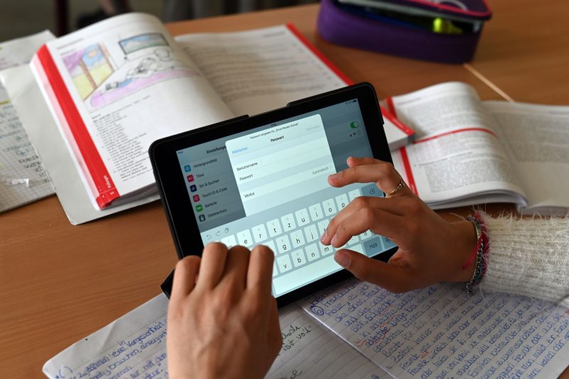 Lehrer überschätzen Jungen in Mathe, Mädchen in Sprache