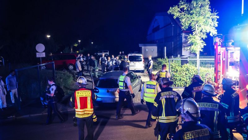 Bei einem Streit auf einer Hochzeitsfeier in Hagen sind mehrere Menschen verletzt worden.