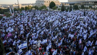 Israel: Umstrittene Justizreform teils verabschiedet