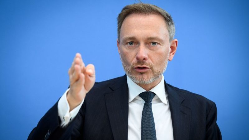 Bundesfinanzminister und FDP-Chef Christian Lindner spricht über den Verteidigungshaushalt.