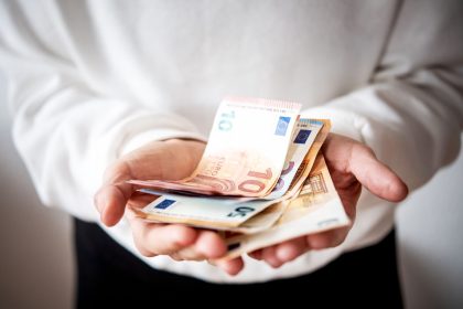 Betrug bei angeblicher Geldanlage kostet Opfer ein Vermögen