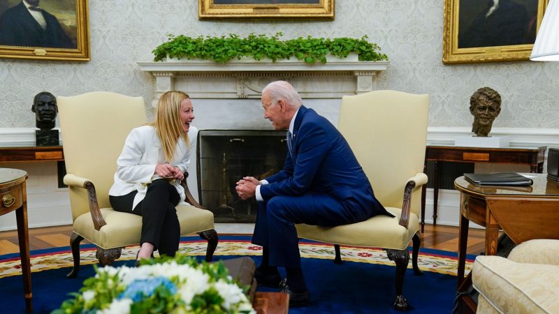 US-Präsident Joe Biden trifft Italiens Ministerpräsidentin Giorgia Meloni im Oval Office des Weißen Hauses.