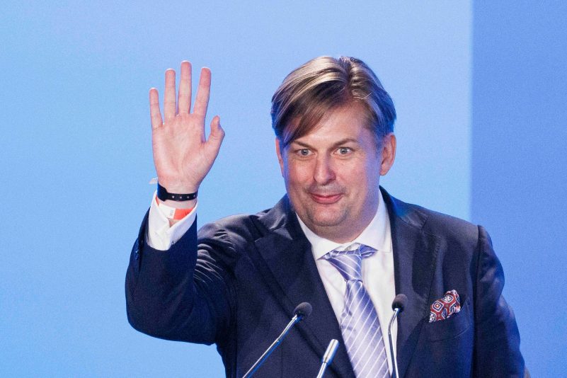Maximilian Krah bei seiner Vorstellungsrede als AfD-Spitzenkandidat für die Europawahl der AfD Europawahlversammlung in der Messe Magdeburg.