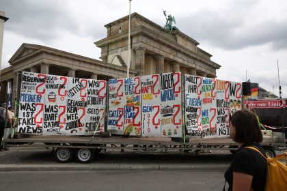 Weltfrieden-Demo lockt 4.600 Menschen nach Berlin