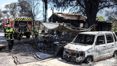 Südfrankreich: 3.000 Campingurlauber wegen Waldbränden evakuiert