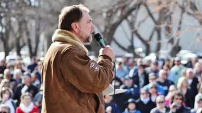 Kanadischem Pastor drohen 10 Jahre Gefängnis wegen Predigt bei Trucker-Protesten