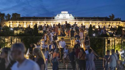 Sommernacht ohne Sorgen: Potsdamer Schlösser in anderem Licht