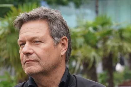 Habeck: Mit „steuerbaren“ Kraftwerken gegen Dunkelflauten