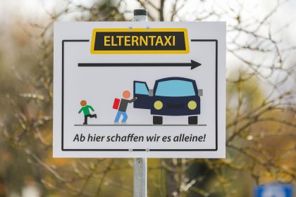 ADAC-Umfrage: Mehrheit sieht durch Elterntaxis Gefahr für Schulkinder
