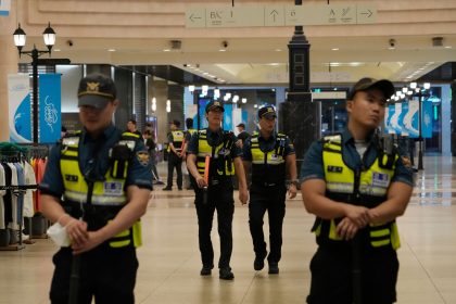 Amoktat in Südkorea: Mann attackiert wahllos Passanten mit Auto und Messer
