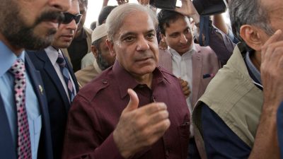 Pakistan: Wenig bekannter Senator wird Chef der Interimsregierung