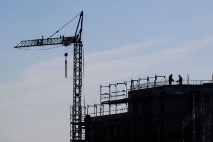 Eine Baustelle in Hannover. Auch abseits von München oder Frankfurt hat die Rentabilitätsschwelle eine vor wenigen Jahren kaum vorstellbare Höhe erreicht.