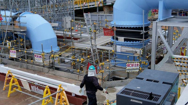 Der Betreiberkonzern will das Wasser aus der Atomruine Fukushima verdünnen.