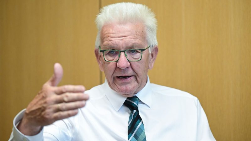 Baden-Württembergs Ministerpräsident Winfried Kretschmann äußert sich zur geplanten Kürzung des Elterngelds.