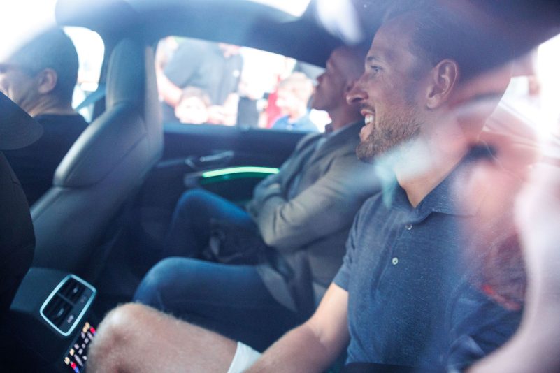 Angekommen in München: Harry Kane auf dem Weg zum Medizincheck.