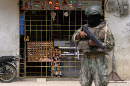 Ecuador: Insassen in sechs Gefängnissen halten 57 Wärter und Polizisten fest