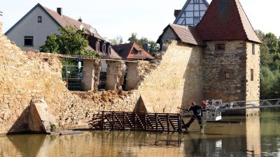Unwetter: Historische Stadtmauer von Weißenburg eingestürzt