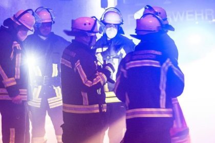 Tonnenweise brennende Akkus: Recyclingfirma in Offenbach steht in Vollbrand