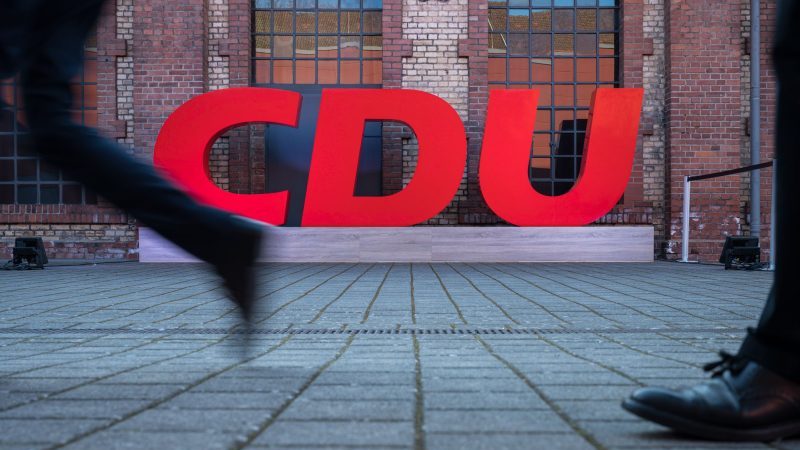 Die CDU ist einer Wahlumfrage zufolge aktuell stärkste Kraft in Hessen.